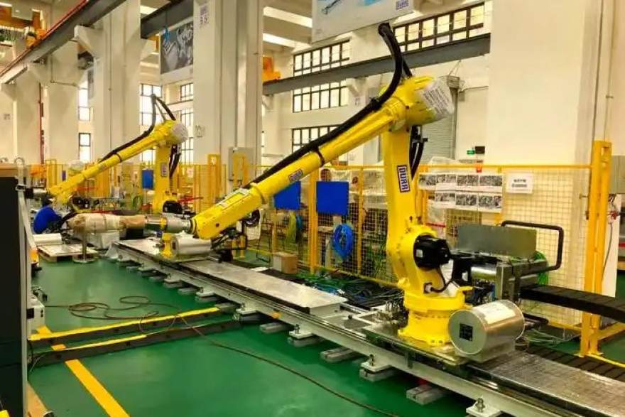 从录像分析室到训练场：一位战术教练的英冠生存手记